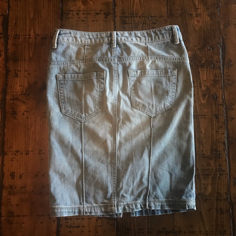 Zara Denim Skirt - Picture 2 of 3